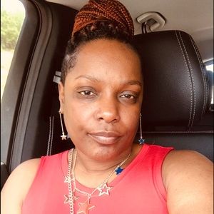 Meet your Posher, Yvonne